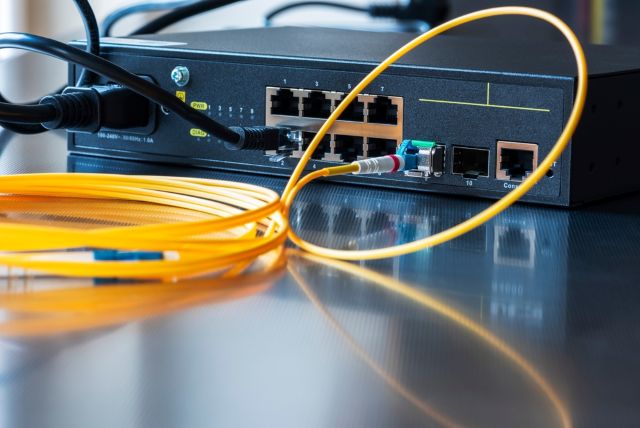小 規模 事務 所 インターネット つながらない 光ファイバーケーブル